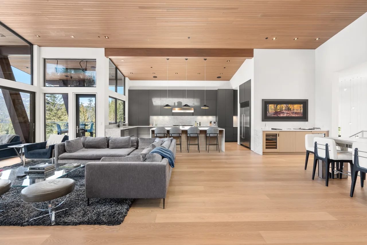 Luxury Kadenwood Property Interior